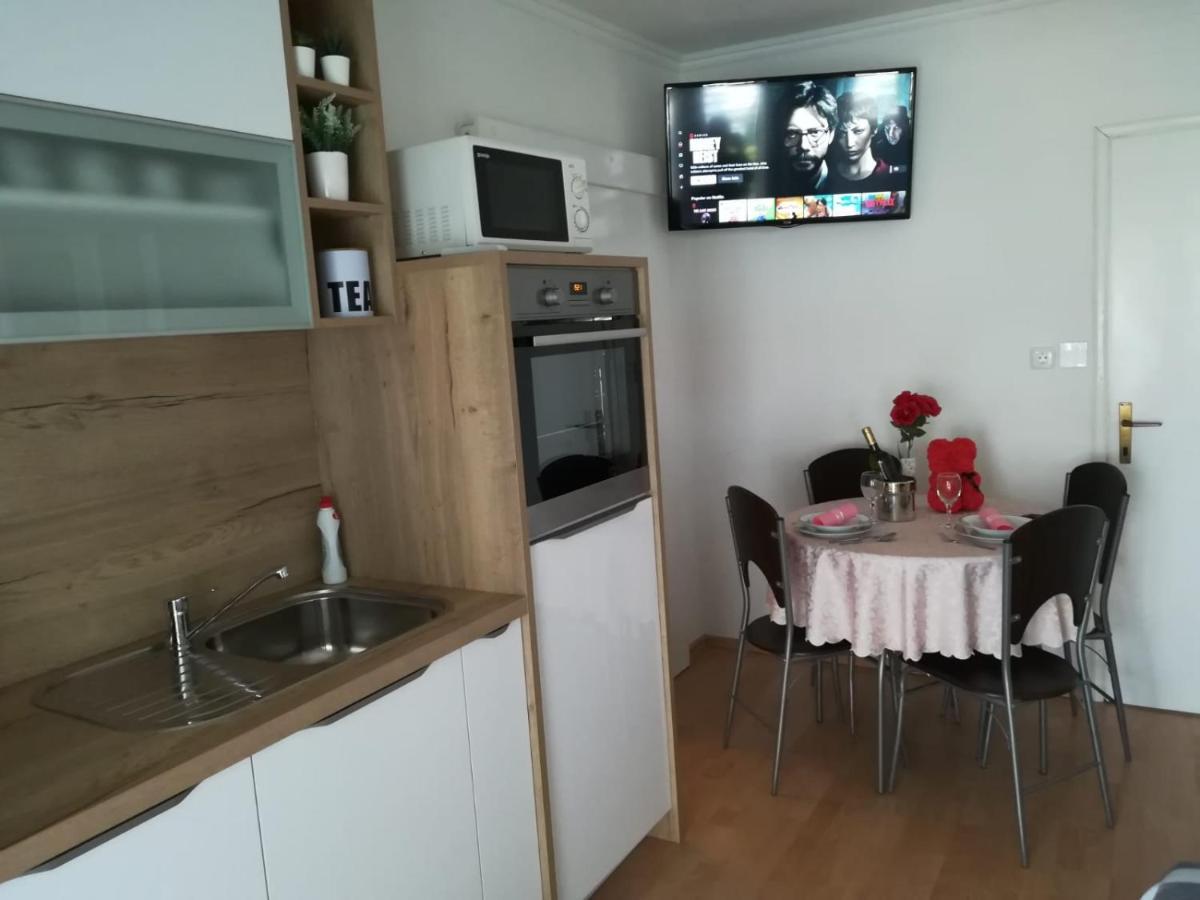 Apartment And Room Hudoletnjak Šilo Dış mekan fotoğraf